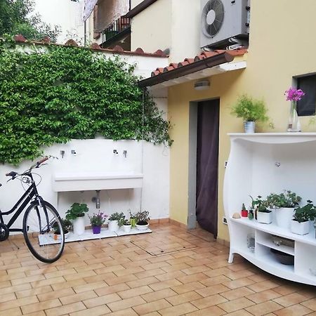 Flower Garden Apartment Vicino Al Centro Florença Exterior foto